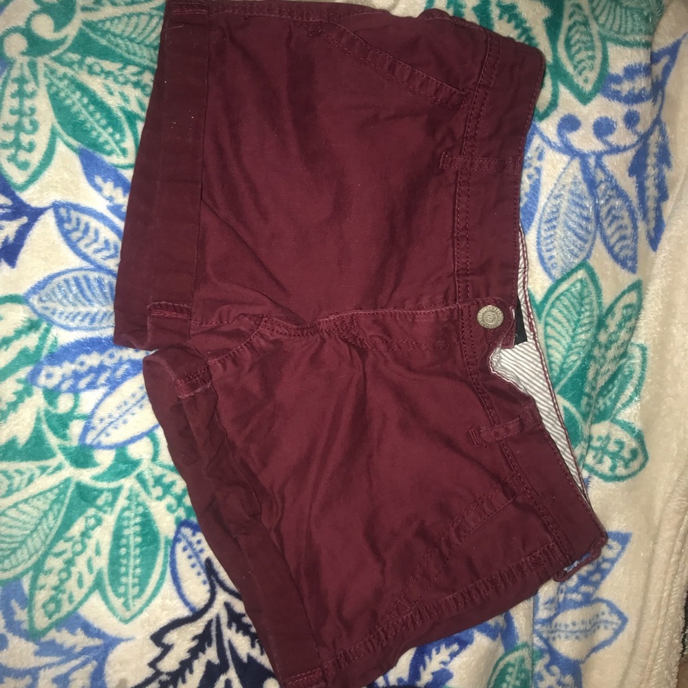 Aero burgundy shorts